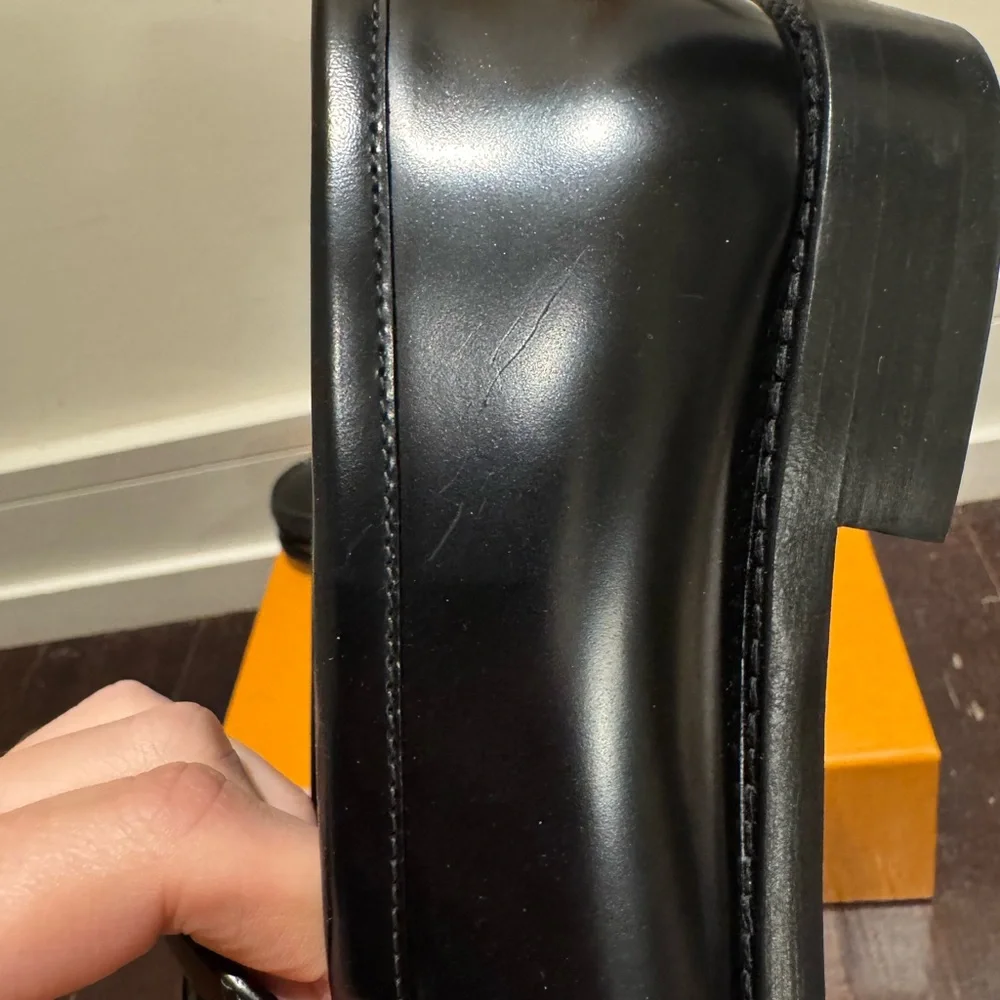 Louis Vuitton Black Leather Padlock
Loafers Women IT 41 US 11 LV Lock
Flats - Picture 7 of 11